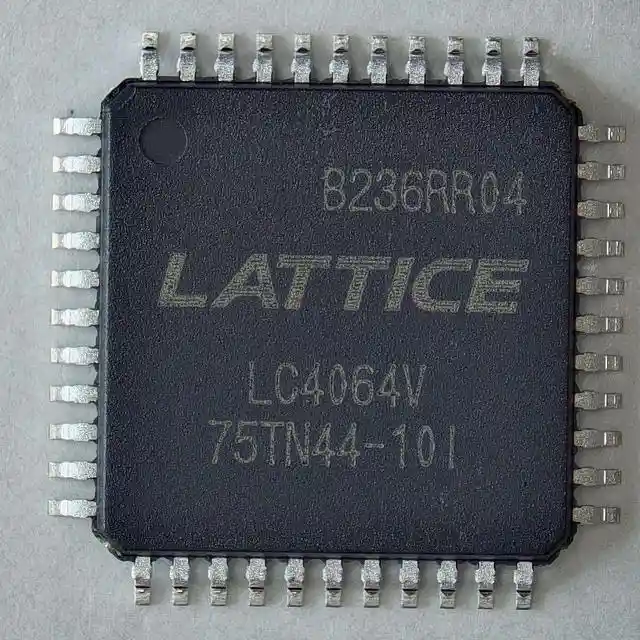 LC4064V-75TN44C